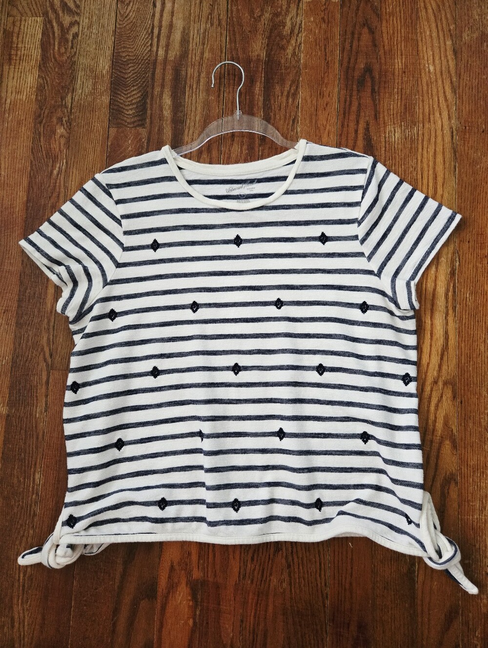 Universal Thread Short Sleeve Striped Tie Hem Knit Tee Size XL White Blue Cotton